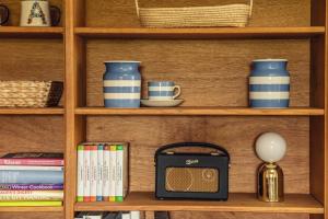 Puhkemaja raamatukogu +47 fotot