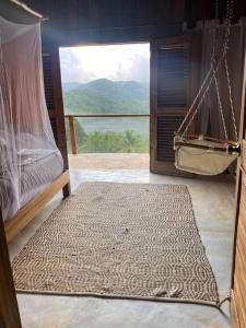 Postel nebo postele na pokoji v ubytování Mountain top villa- breathtaking views & huge pool