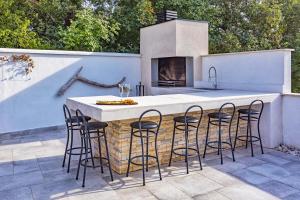 Balkon lub taras w obiekcie SPECIAL OFFER! NEW LUXURY APARTMENT with pool, fitness, outdoor bar&grill