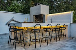 Zdjęcie z galerii obiektu SPECIAL OFFER! NEW LUXURY APARTMENT with pool, fitness, outdoor bar&grill w mieście Buje