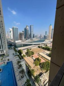 ภาพในคลังภาพของ Amna tower with a beautiful view and a chic style ในดูไบ