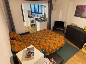 Ένα ή περισσότερα κρεβάτια σε δωμάτιο στο Superbe terrasse avec vue panoramique sur la mer