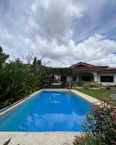 Piscina a Casas de Ruumar Bed and Breakfast-Two rooms for family available o a prop