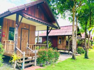Zahrada ubytování Bann Klong Jao Homestay