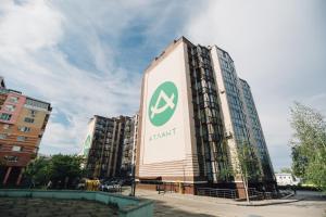 Certifikát, ocenenie alebo iný dokument vystavený v ubytovaní Atlant luxury Big Family Perlina Apart on Golovna поряд з ТЦ Депот