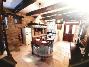 Cucina o angolo cottura di Villa Nostalgia pool & wellness