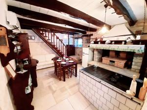 Cucina o angolo cottura di Villa Nostalgia pool & wellness