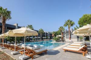 Bazén v ubytování Forest In Hotel nebo v jeho okolí