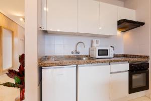 Dapur atau dapur kecil di Sweet home in Golf del Sur, AP236 with heated pool and ocean view