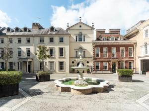 Pass the Keys Fabulous house central Richmond
