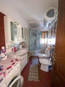 Et badeværelse på Appartamento Kruje Meca