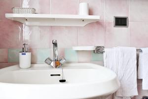 Ein Badezimmer in der Unterkunft Tilde