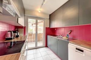 Η κουζίνα ή μικρή κουζίνα στο Richemont - A charming stay in the heart of the Alps