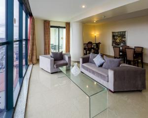 Ruang duduk di Black Diamond Hotel