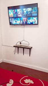 TV i/ili multimedijalni sistem u objektu Laai House - Ring Road