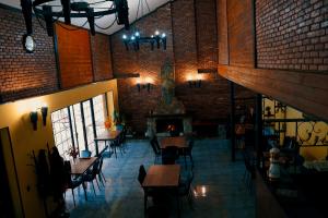 Restaurace v ubytování Tourist Complex Khomi + 37 fotografií