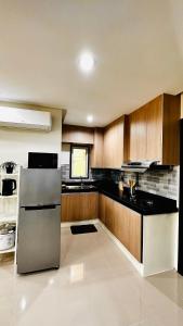 Nhà bếp/bếp nhỏ tại New Big Cozy 3 Bedroom House Blue