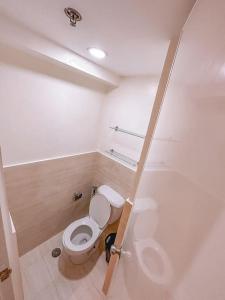Ένα μπάνιο στο Chillhauz Staycation Cebu +7 φωτογραφίες