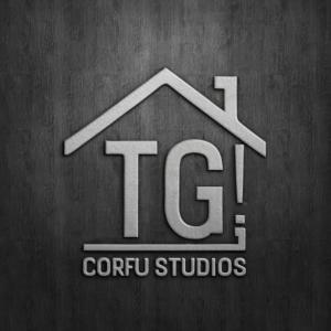 logo domu ze słowami tgt corpu studios w obiekcie T.G. Corfu Studios w Korfu
