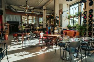 Reštaurácia alebo iné gastronomické zariadenie v ubytovaní JOST Hotel Montpellier Centre St Roch