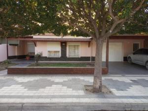 Το κτήριο όπου στεγάζεται  η παραθεριστική κατοικία