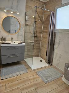 Koupelna v ubytování Au coeur des plantations + 57 fotografií