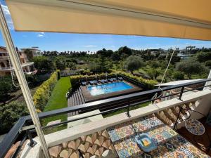 Басейн в John Sea Suites або поблизу