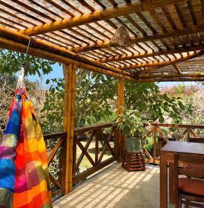 Rõdu või terrass majutusasutuses Hostal Los Orishas
