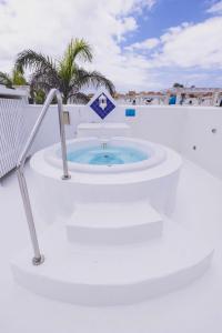 Fotografia z galérie ubytovania Villa Tiguaro Piscina Climat Jacuzzy AC Villa 9 12 v destinácii Corralejo