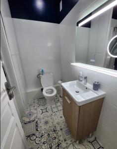 Ванная комната в Chaleureux appartement refait à neuf