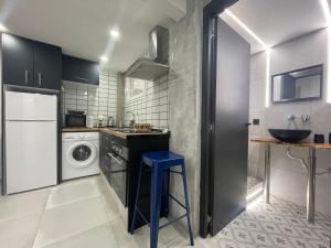 Kuchnia lub aneks kuchenny w obiekcie Benidorm JL 1 y 2