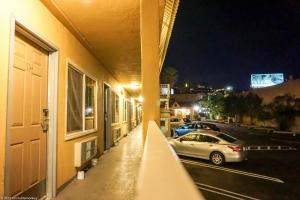 Зображення з фотогалереї помешкання Hollywood La Brea Inn у Лос-Анджелесі