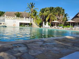 Swimming pool sa o malapit sa Villa 107 - Karibuni Villas Mambrui, Malindi