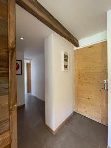 Fotografie z fotogalerie ubytování Ski in-Ski out! Spacious & Stylish Apartment for 8 in the heart of Lavachet v destinaci Tignes
