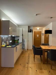Kuchyňa alebo kuchynka v ubytovaní Modern ski-in Appartement 2020m Kühtai