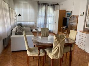 Posezení v ubytování Apartmani Dalmacija