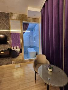 Ένα μπάνιο στο فندق سكاي لاين