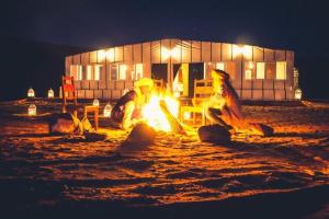 Afbeelding uit fotogalerij van Merzouga desert camel in Merzouga +6 foto's