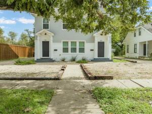 Zahrada ubytování Charming Townhouse in Downtown Waco!