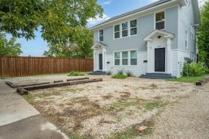 Zahrada ubytování Charming Townhouse in Downtown Waco!