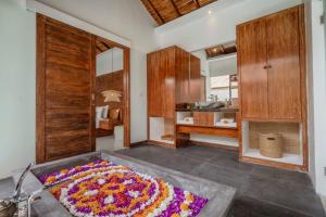 Kuchyň nebo kuchyňský kout v ubytování Manca Villa Canggu by Ini Vie Hospitality