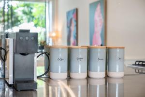 Φωτογραφία από το άλμπουμ του Arcady a modern townhouse in Norwood σε Kensington and Norwood