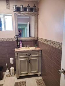 Photo de la galerie de l'établissement Spacious West El Paso 19 min from Airport, Fort Bliss Military Base, à El Paso