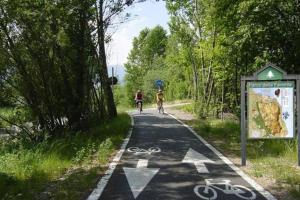 Jazda na bicykli v okolí ubytovania Large Room e Small Private Bathroom Between Mondello Beach and Old Town! Free Park!