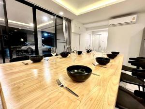 Zona de afaceri și/sau sala de conferințe de la Number3 Poolvilla Bangkok +83 fotografii
