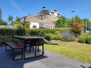 Κήπος έξω από το Cornfield