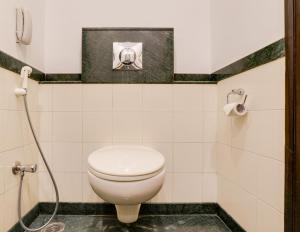 Lemon Tree Hotel Chandigarh的一间浴室