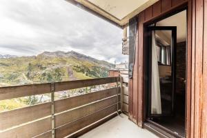 En generel udsigt til bjerge eller udsigt til bjerge taget fra lejligheden