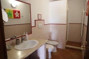 A bathroom at B&B Le Colline Country House