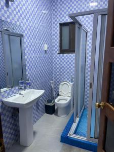 O baie la TD Guest House 8-Villa Sky